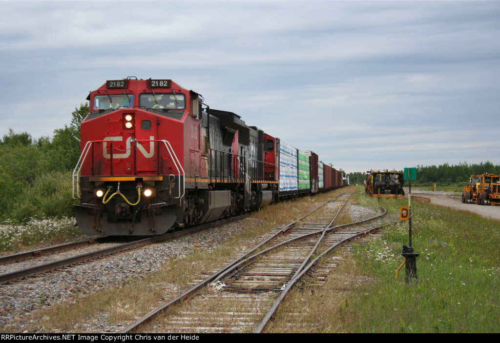 CN 2182